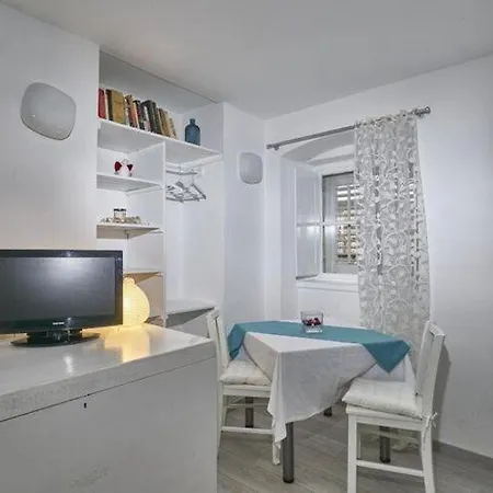 Apartman Old Town Finest - Basic Studio - Fericeva Street S3 *